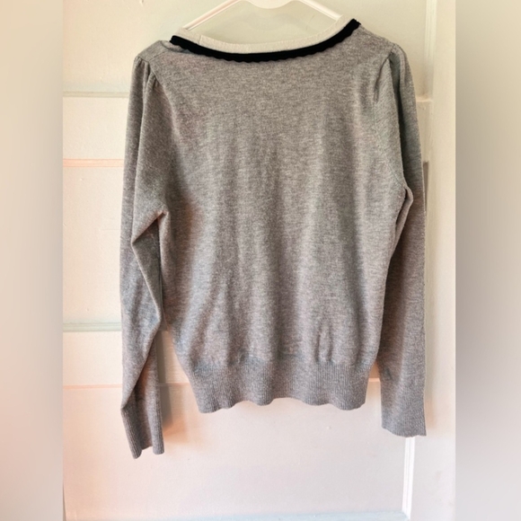 CeCe Light Gray Preppy V-Neck Long Sleeve Sweater Black White Trim Small - Picture 3 of 5